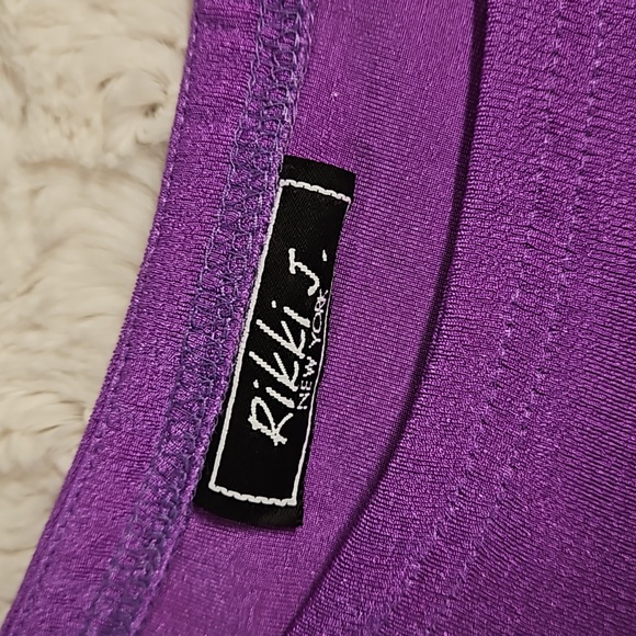 Rikki J. New York purple Med. slinky shimmery top casual EUC - Picture 3 of 7